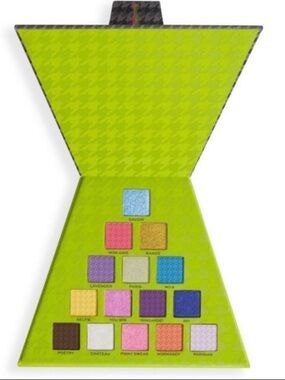 NEW⭐️Revolution Makeup Eyeshadow Palette - Vibrant Colors